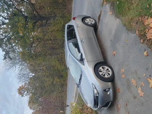 Vând Toyota Auris hybrid  - imagine 4