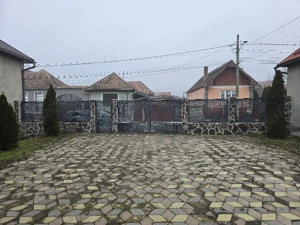 Vând casă în Dârlos, la 6 km de Mediaș - imagine 4