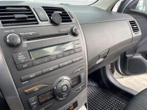 Toyota Corolla 1.4 D-4D Sedan Terra - imagine 6