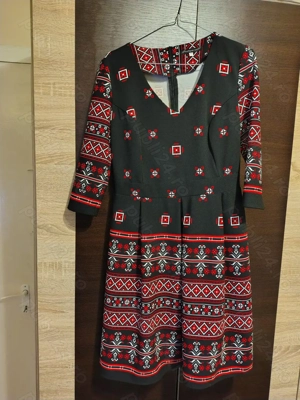 Rochie cu motive traditionale - matimea 42