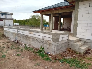 Casa la rosu, langa padure com . Tancabesti, Ilfov - imagine 2