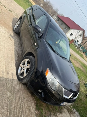 Mitsubishi outlander  - imagine 3