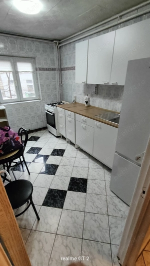 Închiriez ap.3 cam .