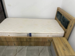 Vând două paturi 90  200 m cu saltea și noptiere 