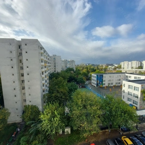 Proprietar vând apartament cu 3 camere