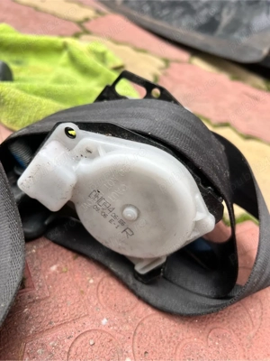 centuri spate mitsubushi pajero 7 locuri 