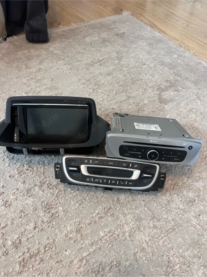 navigatie panou clima casetofon cd megane 3  - imagine 4