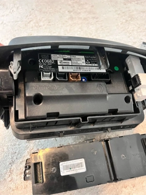 navigatie panou clima casetofon cd megane 3  - imagine 3