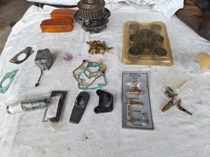 Vănd piese Trabant, 