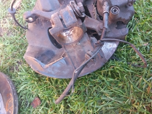 Vând diverse piese dezmembrari BMW.E46. Uși.cqseta direcție.cauciucuri diferite masuri.grup diferenț - imagine 9