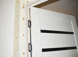 Servicii montaj usi interior exterior  plase insecte