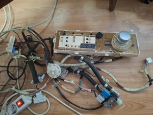 Vand piese componente,sau instalatie completa masina de spalat LG