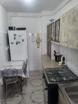 Apartament 3 camere, central Rădăuți - etaj 3 - imagine 4