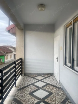 Vand vila deosebita , situata central - imagine 19