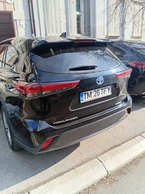 Toyota Highlander Hybrid 2.5 AWD Toyota Exclusive | 2021 | 248 CP | 7 locuri