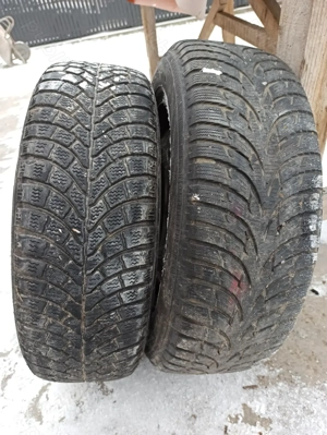 Cauciucuri iarna 195 65 15 Cu jante otel 5 găurii 