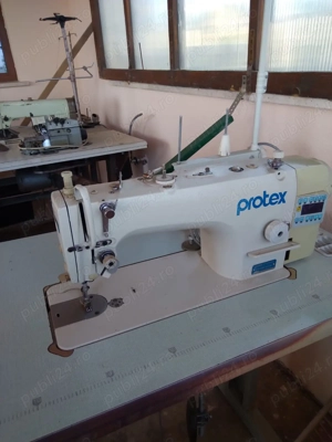 Vand o masina de cusut simpla si una de sulfilat