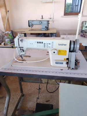 Vand o masina de cusut simpla si una de sulfilat - imagine 3