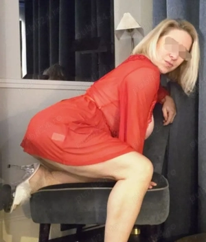  Buna sunt noua la tine matura 40