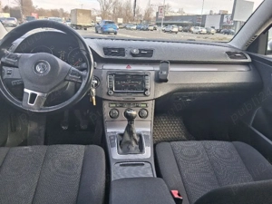Vând Volksvagen Passat b6 break an fabricație 2010 2000 diesel  6 trepte  - imagine 6