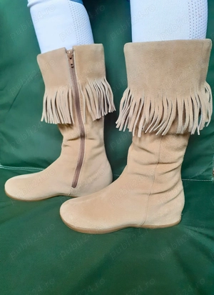 NOI: Cizme Fiore din piele naturală întoarsă tip mocasini cu franjuri și fermoar