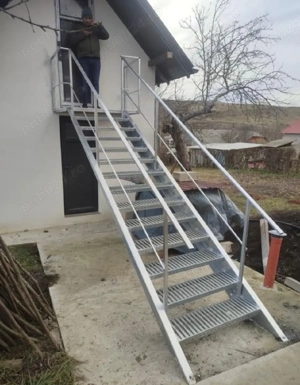 scări zincate metalice și trepte 