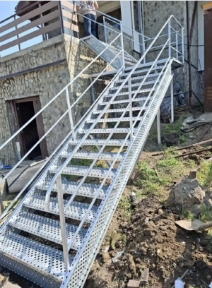 scări zincate metalice și trepte  - imagine 4