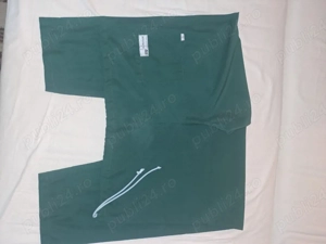vand costume de asistenti medicali