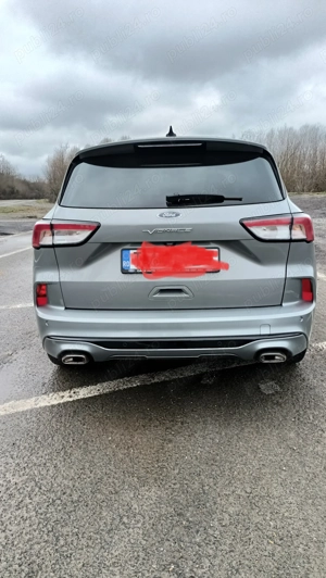 Ford Kuga Vignale plug in hybrid, motor 2,5 L , 225CP, an fabricatie 2022,  km 30000