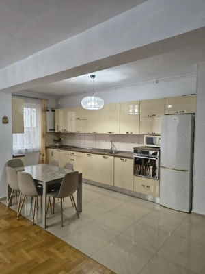 Apartament de închiriat.