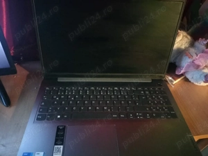 buna ziua am un Laptop de vanzare 