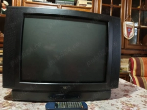 Vind televizor color NEI cu diagonala de 54