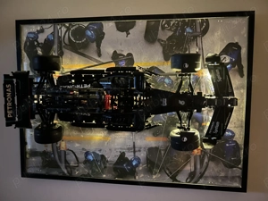 Tablou decorativ cu LEGO Mercedes AMG Petronas F1   Piesă unică