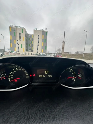 Vănd autoturism marca PEUGEOT 308, an 2016, Euro 6, înmatriculat, 1.2 benzinza, 185000 km - imagine 7