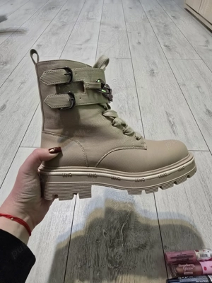 Vând ghete de damă mărimea 36