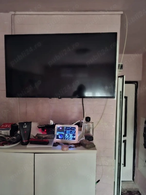 vand televizor diagonala 105 cm