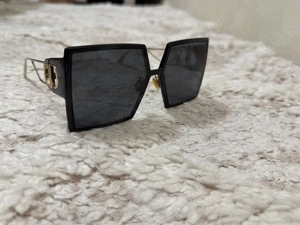 Vand ochelari de soare Dior