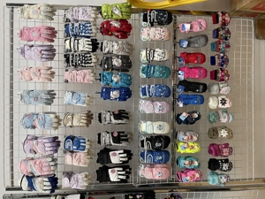 Vând mănuși de ski și normale, Importator Direct copii și adulți, cagule, măști, caciuli. - imagine 3