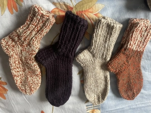 Ciorapi lucrați manual