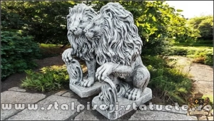 Statuetă leu cu blazon, gri patinat, model S2. - imagine 3