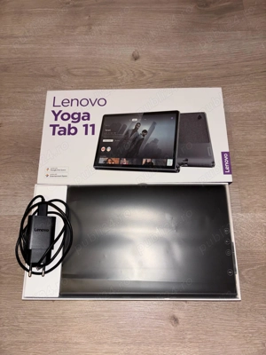 Tableta Yoga Tab 11 cu pen si husa incluse