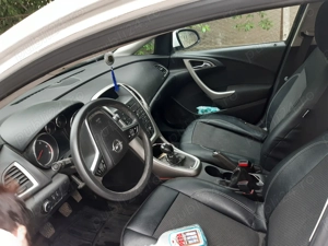Vând Opel Astra j anul 2011 - imagine 2