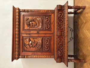 Mobilier din lemn masiv sculptat in stil neorenascentist spaniol baroc