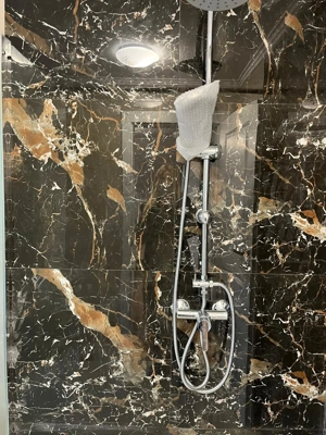 Vilă cu 7 camere, 4 băi, 265 mp utili, P+M, Oradea. - imagine 14