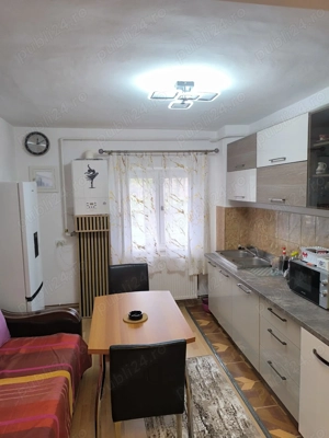 Inchiriez apartament doua camere ultracentral.