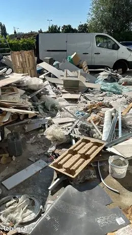 Efectuez debarasari case vechi ,pivnite beciuri garaje poduri etc