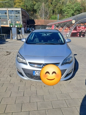 Vând Opel astra j sports tourer 2800 negociabil 