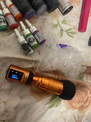 masina de tatuaje noua aproape 