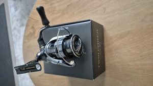Mulineta noua Shimano TwinPower 2500 FE - imagine 4