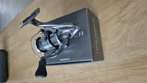 Mulineta noua Shimano TwinPower 2500 FE - imagine 3